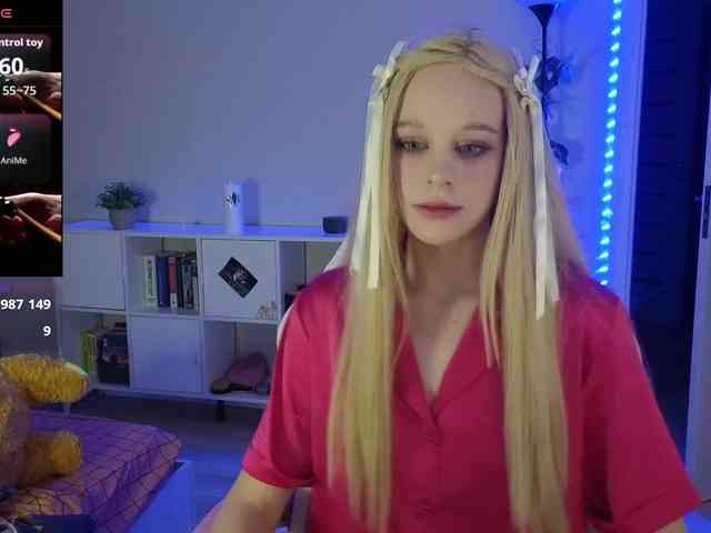 GingerSnapDoll webcam