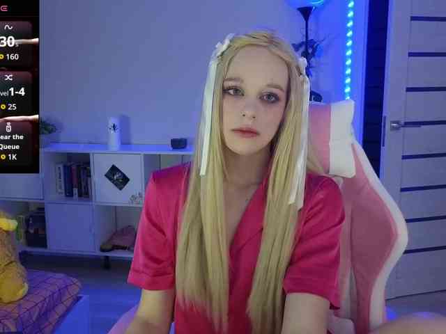 GingerSnapDoll webcam