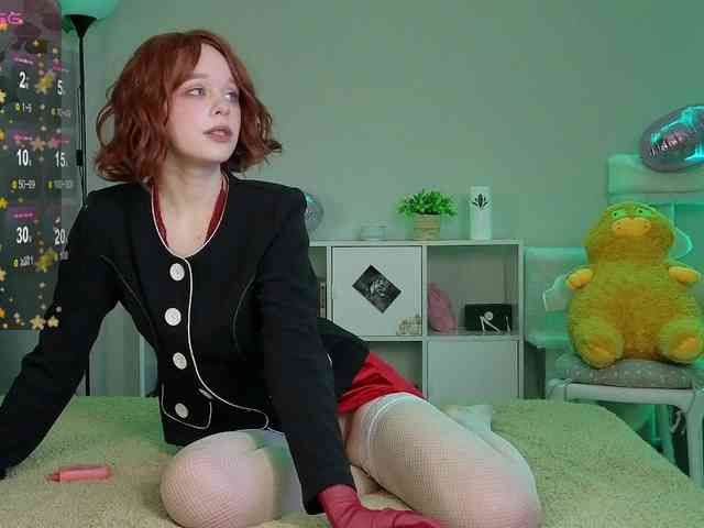 GingerSnapDoll webcam