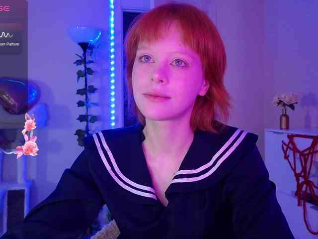 GingerSnapDoll webcam