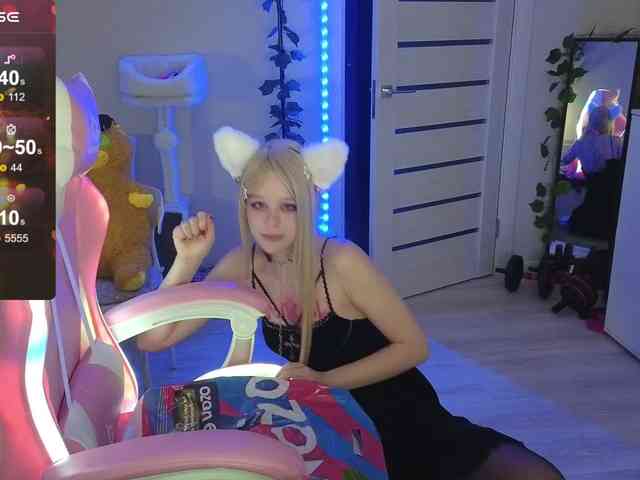 GingerSnapDoll webcam