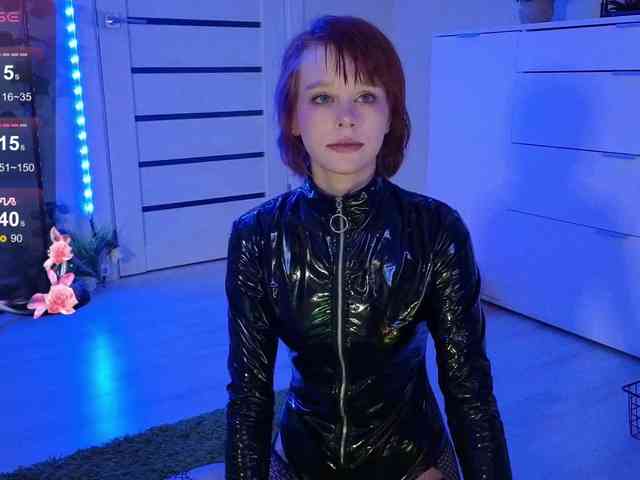 GingerSnapDoll webcam