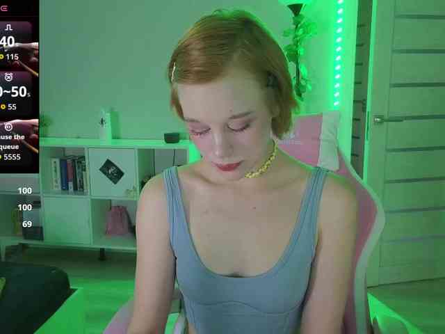 GingerSnapDoll webcam