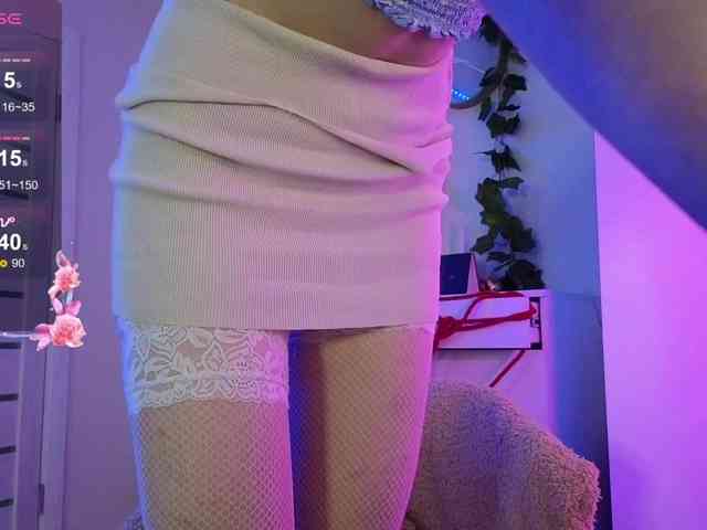 GingerSnapDoll webcam