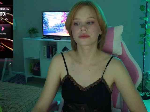 GingerSnapDoll webcam