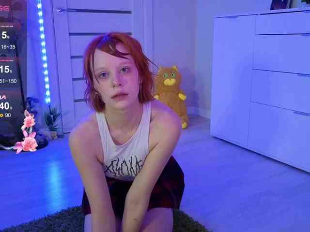 GingerSnapDoll webcam