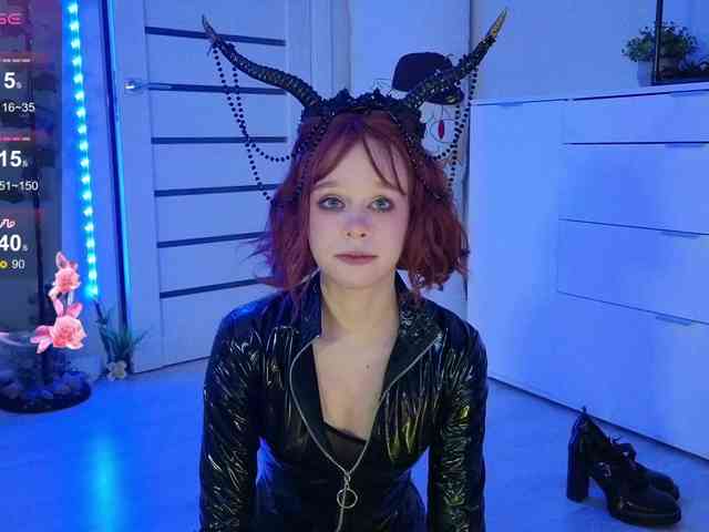 GingerSnapDoll webcam