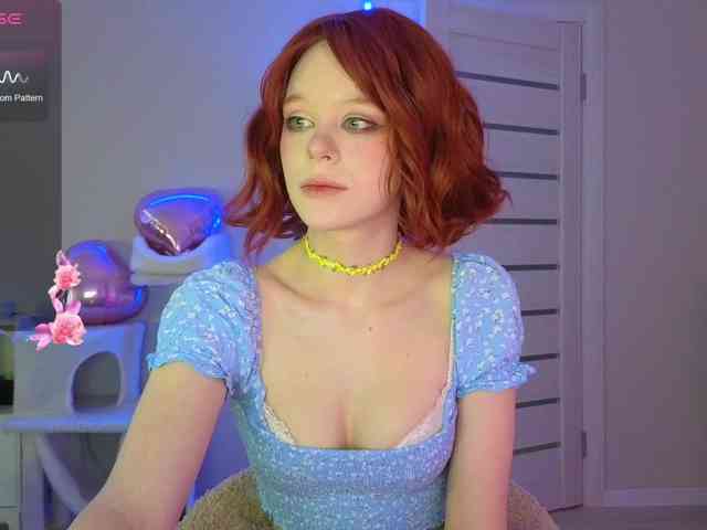 GingerSnapDoll webcam