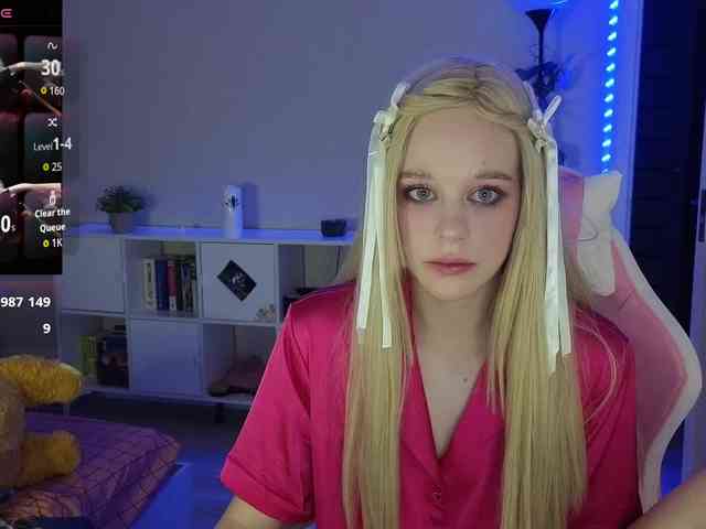 GingerSnapDoll webcam