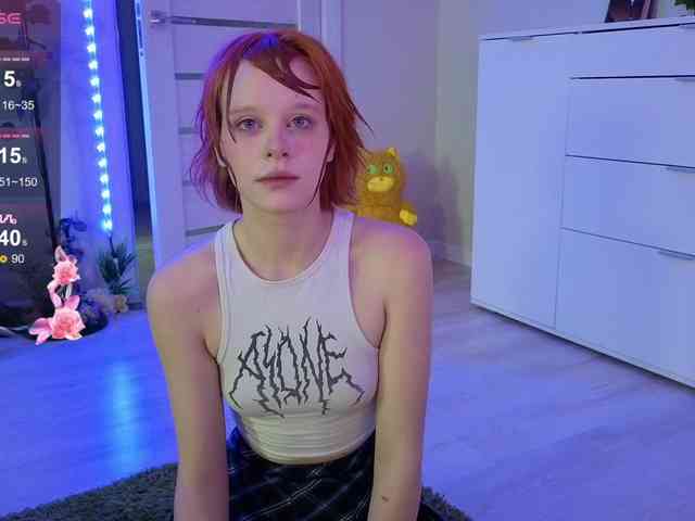 GingerSnapDoll webcam