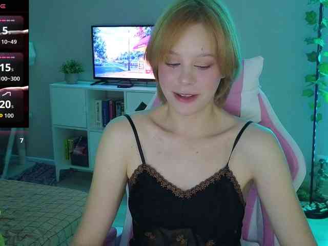 GingerSnapDoll webcam