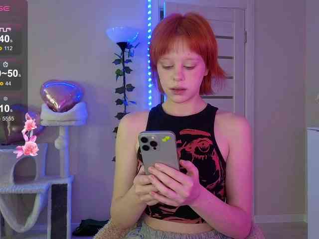 GingerSnapDoll webcam