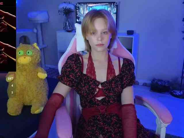 GingerSnapDoll webcam