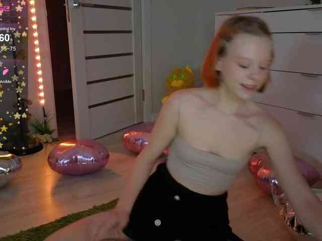 GingerSnapDoll webcam