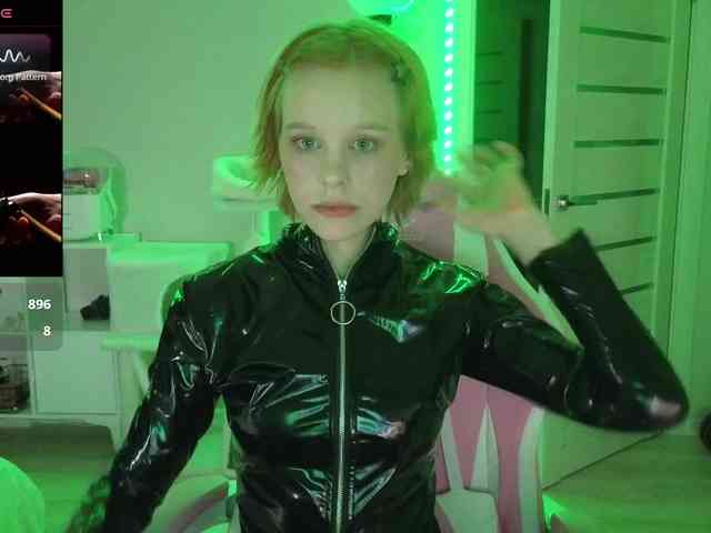 GingerSnapDoll webcam