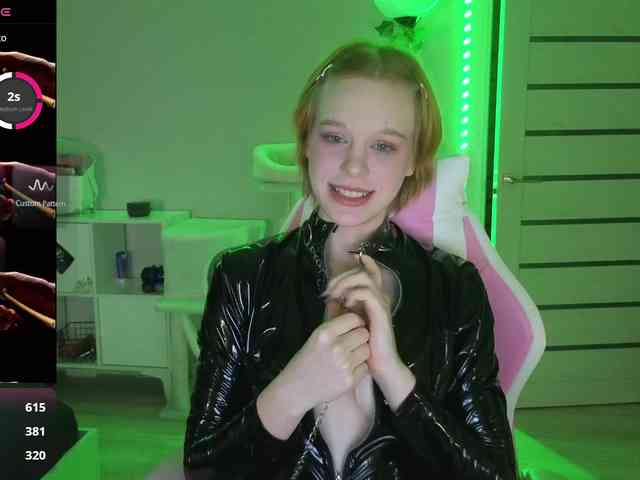 GingerSnapDoll webcam