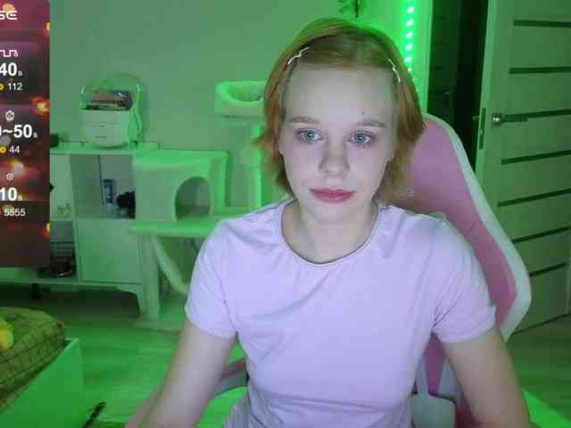 GingerSnapDoll webcam