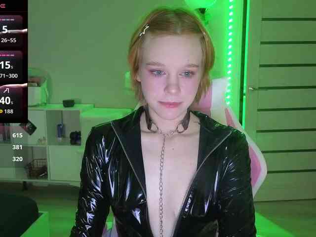 GingerSnapDoll webcam
