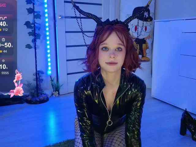 GingerSnapDoll webcam