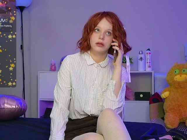 GingerSnapDoll webcam