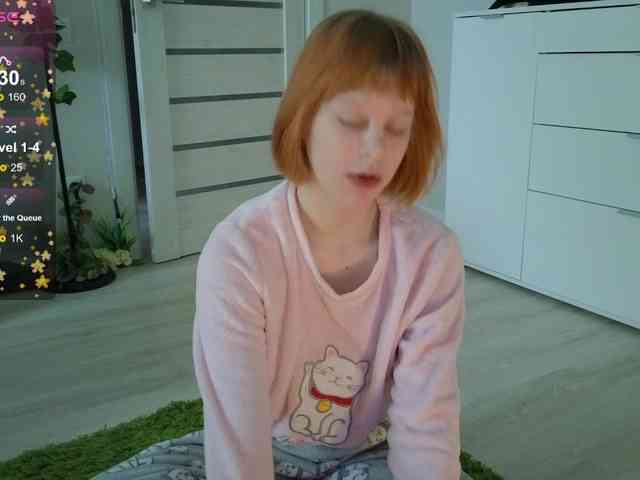 GingerSnapDoll webcam