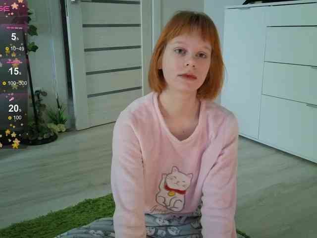 GingerSnapDoll webcam