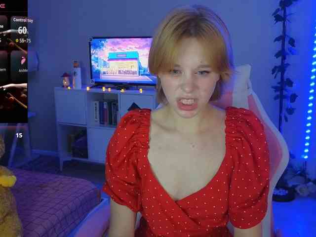 GingerSnapDoll webcam
