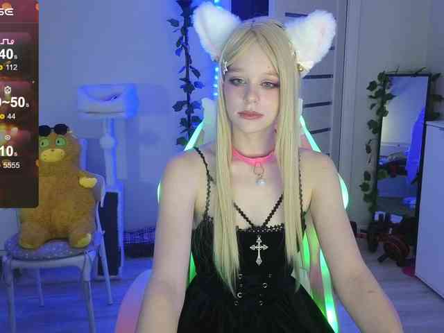 GingerSnapDoll webcam