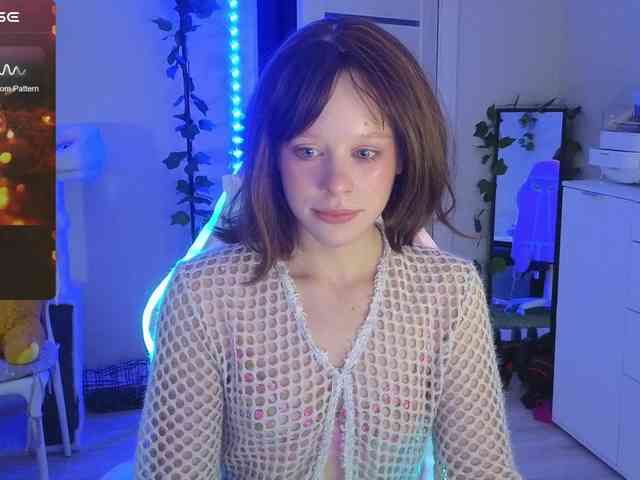GingerSnapDoll webcam