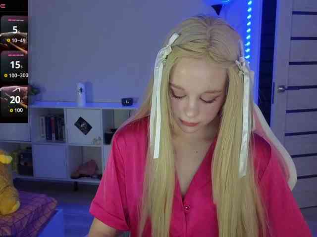 GingerSnapDoll webcam