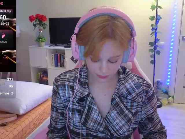 GingerSnapDoll webcam