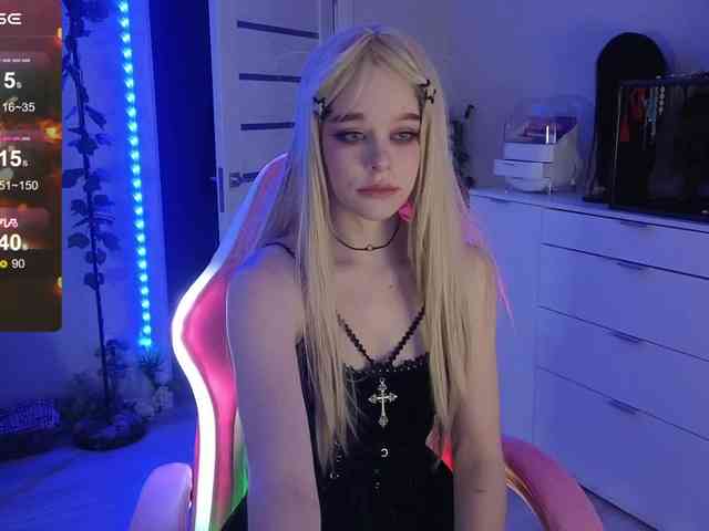 GingerSnapDoll webcam