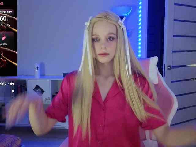 GingerSnapDoll webcam
