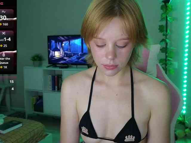 GingerSnapDoll webcam