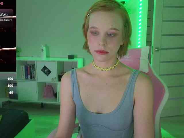 GingerSnapDoll webcam