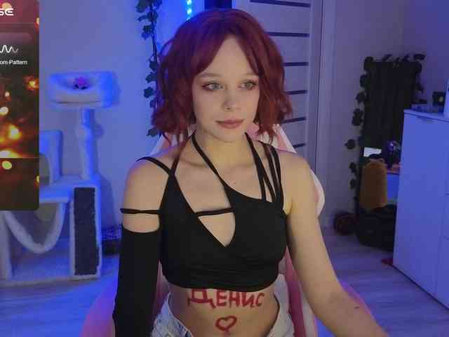 GingerSnapDoll webcam