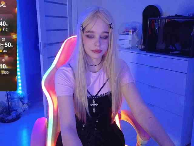 GingerSnapDoll webcam