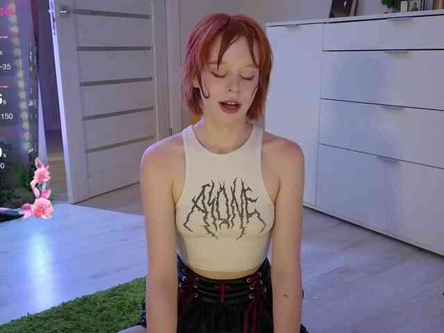 GingerSnapDoll webcam