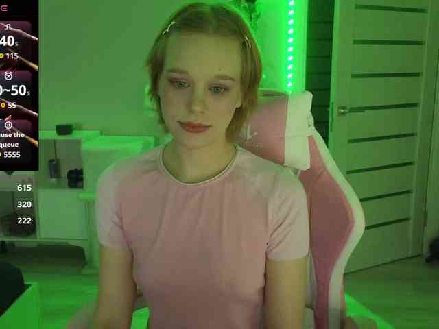GingerSnapDoll webcam