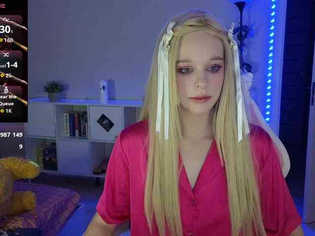 GingerSnapDoll webcam