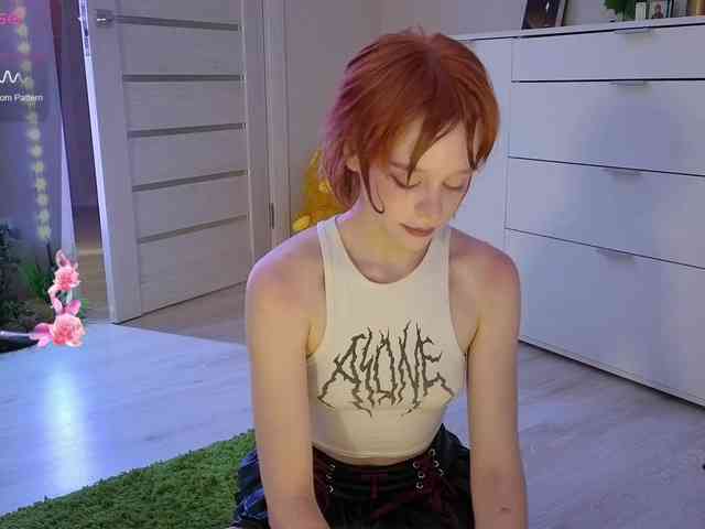 GingerSnapDoll webcam