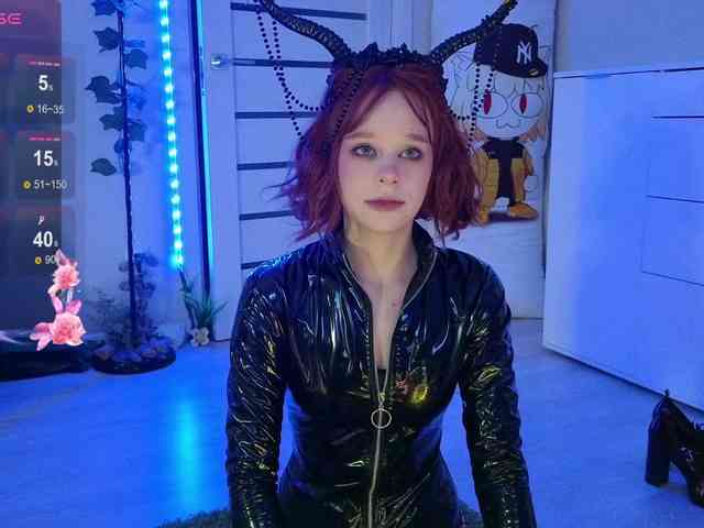 GingerSnapDoll webcam