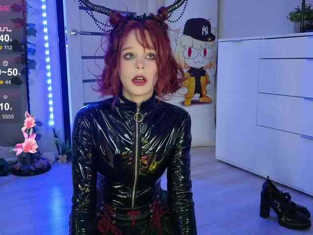 GingerSnapDoll webcam