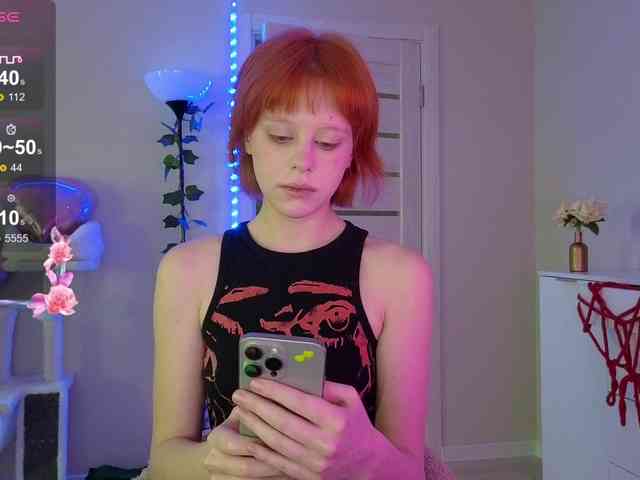 GingerSnapDoll webcam