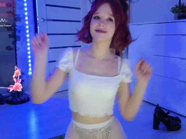 GingerSnapDoll webcam