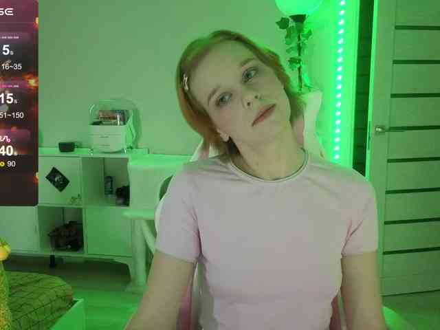 GingerSnapDoll webcam