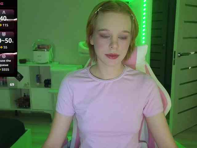 GingerSnapDoll webcam