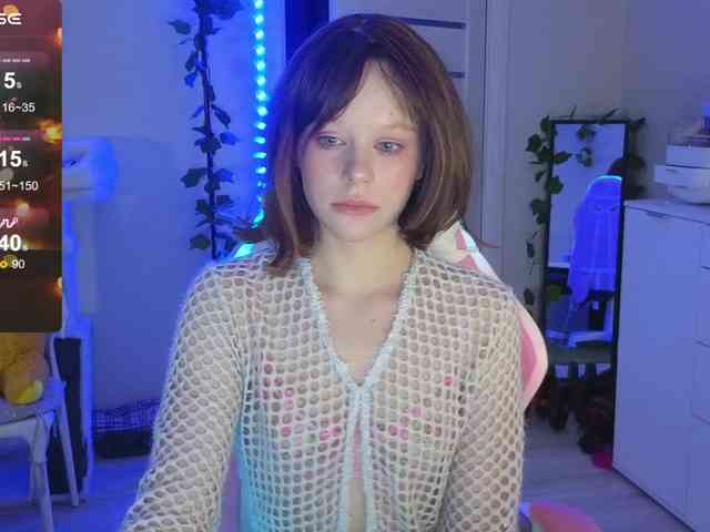 GingerSnapDoll webcam