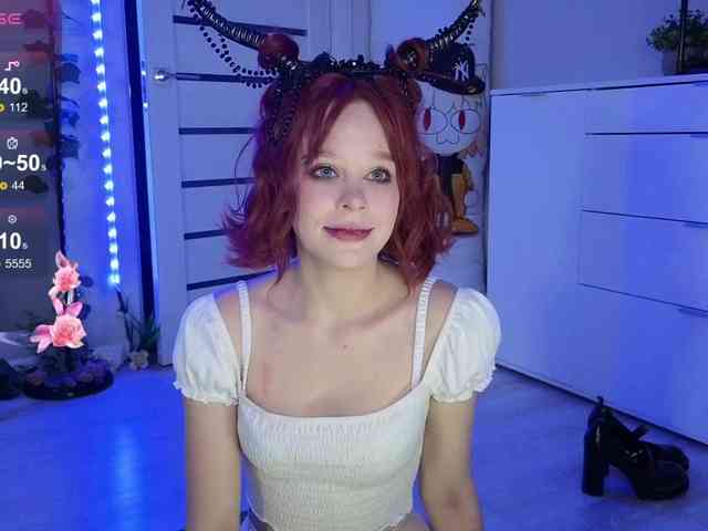 GingerSnapDoll webcam