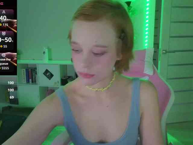 GingerSnapDoll webcam